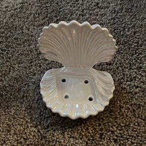 Iridescent shell bath and body works soap holder
